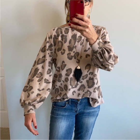 Leopard Print Brushed Hacci Top - Picture 4 of 7